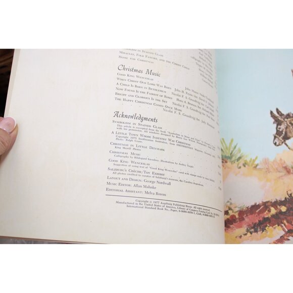 1977 An American Annual of Christmas Literature and Art Book 32409 - Picture 5 of 12